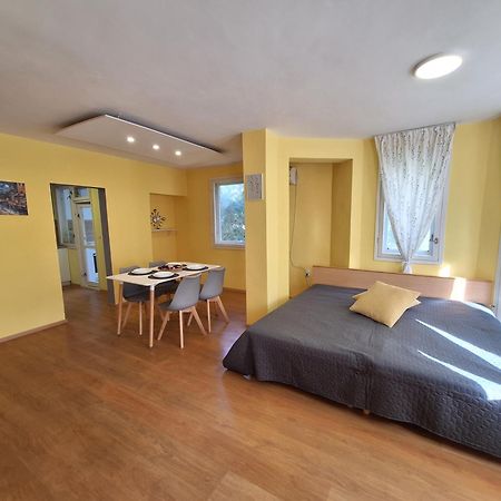 Top Location Harmony Apartment By Hostex Varna Exterior photo