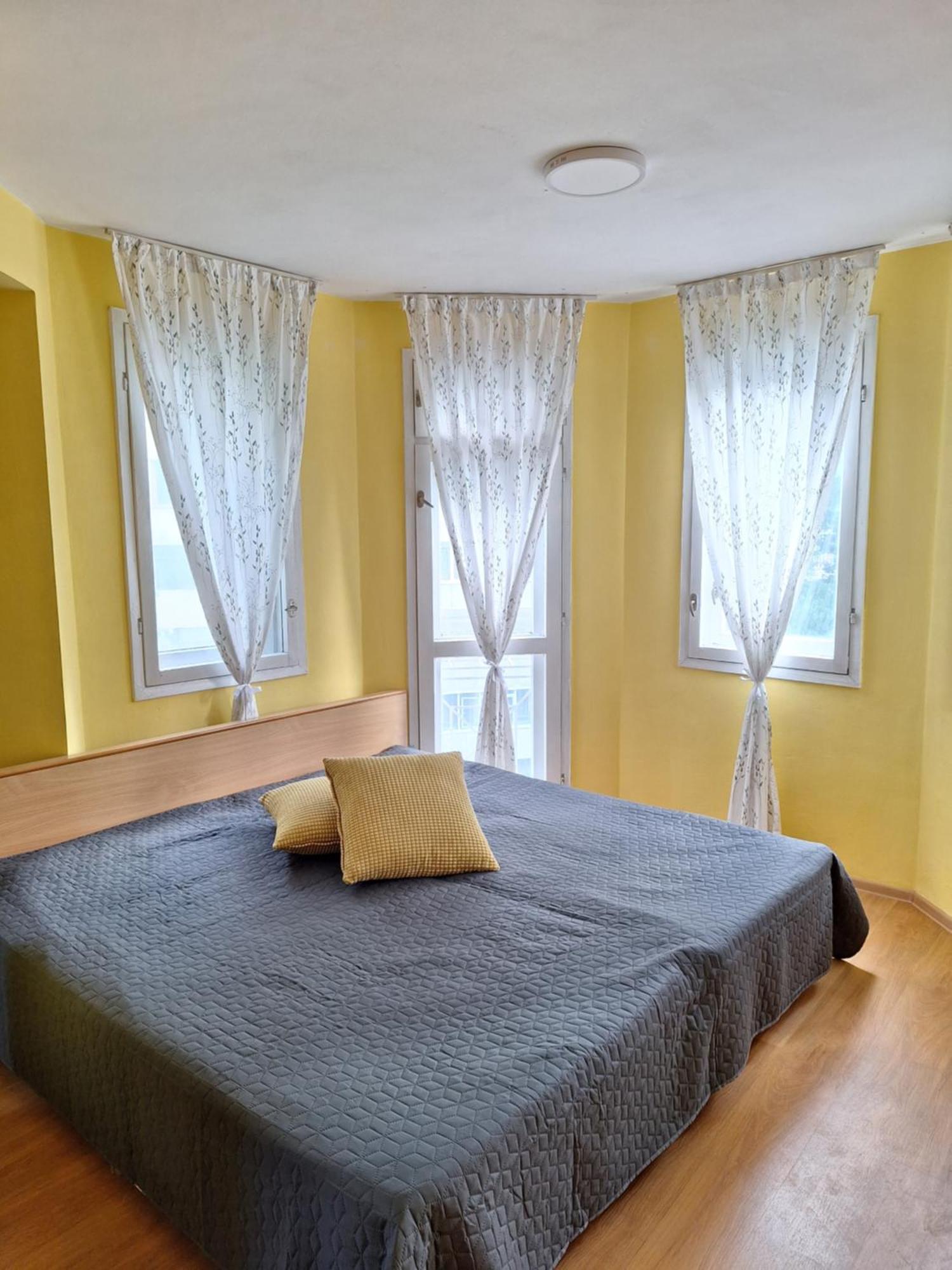 Top Location Harmony Apartment By Hostex Varna Exterior photo